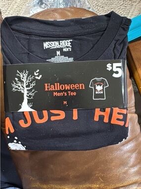 Mission Ridge Black Halloween Men's Tee - Orange Graphic